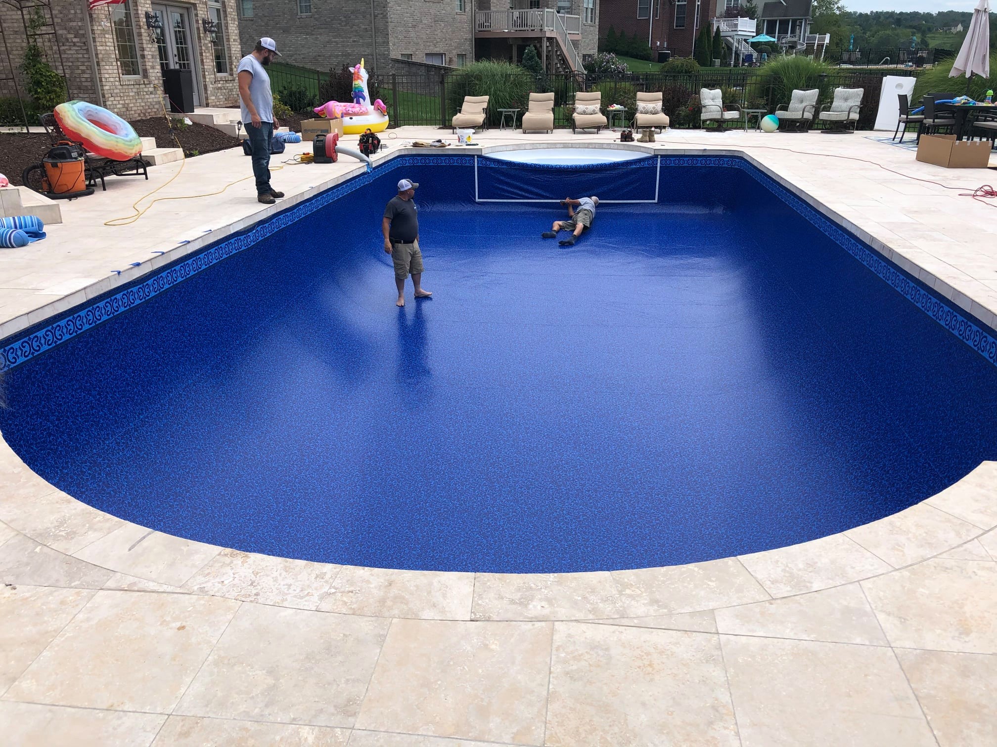 Changement de toiles pour piscines creusées et hors terre à Laval